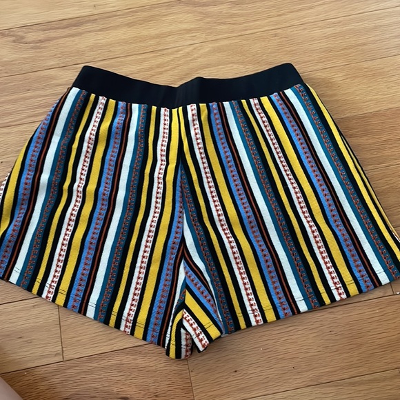 Zara High Rise Shorts, colorful. Size small - Picture 3 of 3
